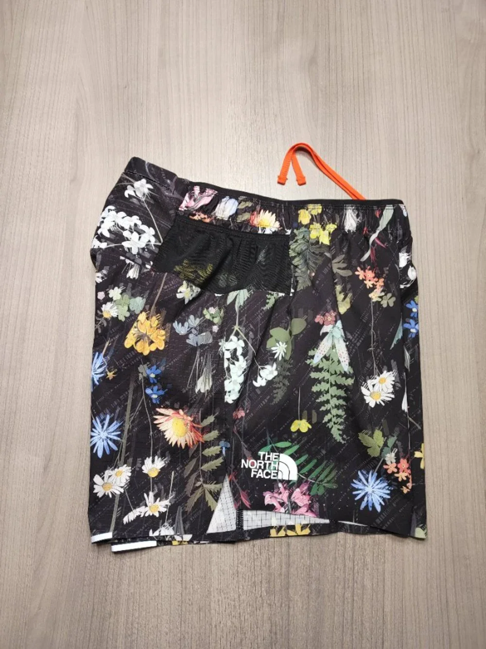 The North Face Men's Black Floral Print Shorts Pacesetter